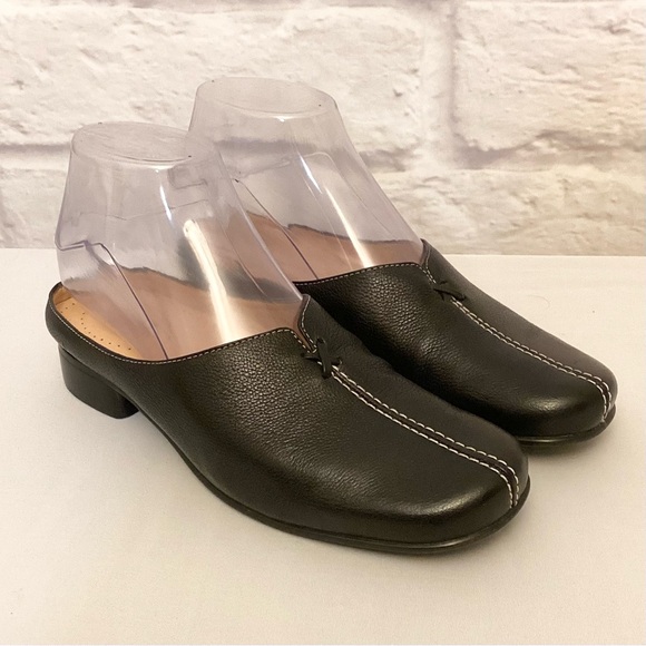Easy Spirit 6.5 Mules Women’s Slip On Leather Comfort Shoes Black Brazil Made - Picture 1 of 12